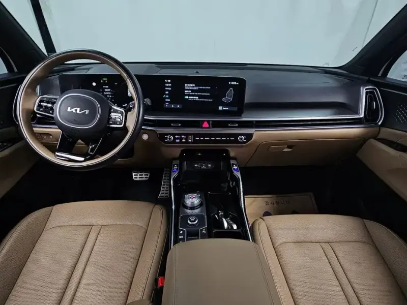 2023 Kia Sorento с пробегом 28 407 км
