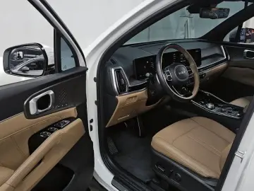 2023 Kia Sorento с пробегом 28 407 км