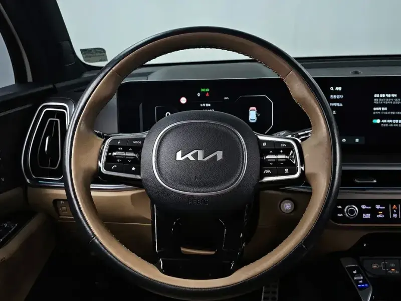 2023 Kia Sorento с пробегом 28 407 км
