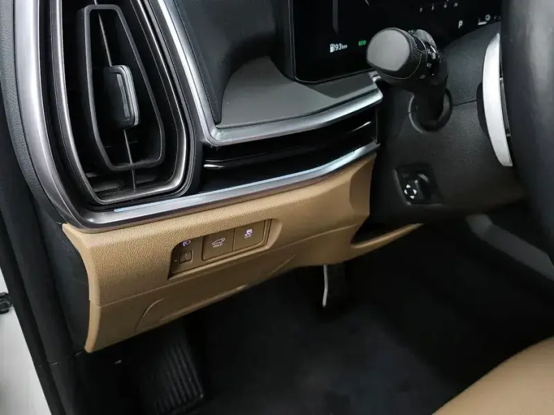 2023 Kia Sorento с пробегом 28 407 км