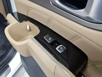 2023 Kia Sorento с пробегом 28 407 км