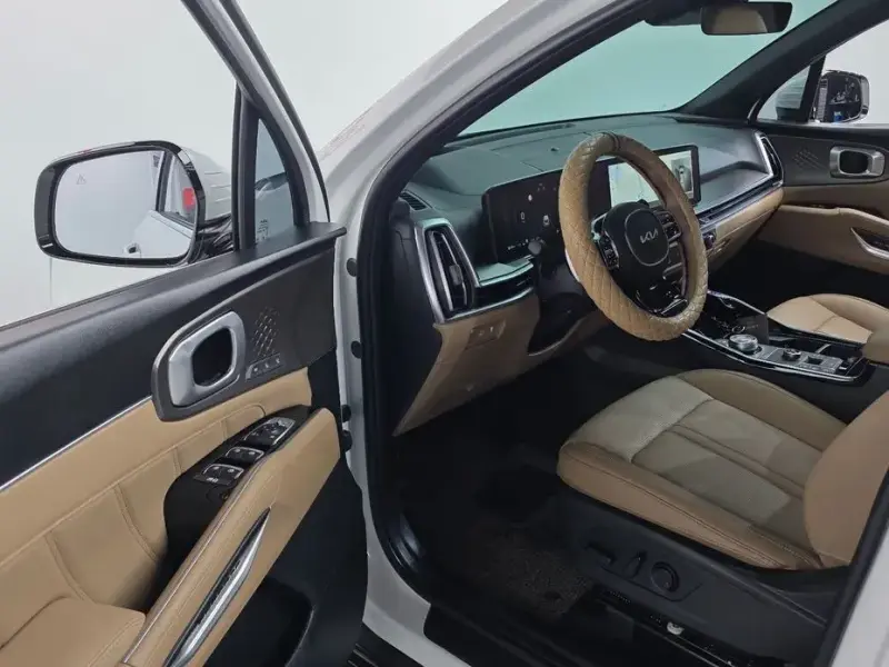 2025 Kia Sorento с пробегом 11 214 км