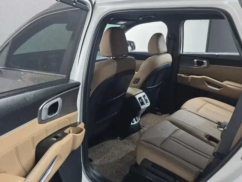 2025 Kia Sorento с пробегом 11 214 км
