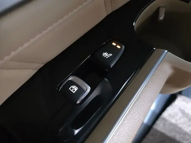 2025 Kia Sorento с пробегом 11 214 км
