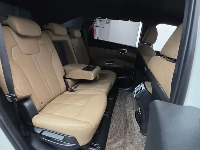 2025 Kia Sorento с пробегом 11 214 км