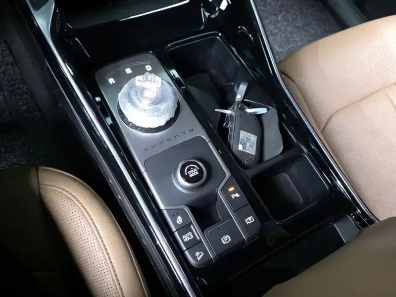 2025 Kia Sorento с пробегом 7 220 км
