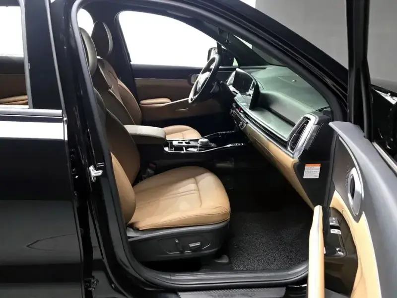 2025 Kia Sorento с пробегом 7 220 км