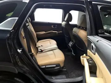 2025 Kia Sorento с пробегом 7 220 км