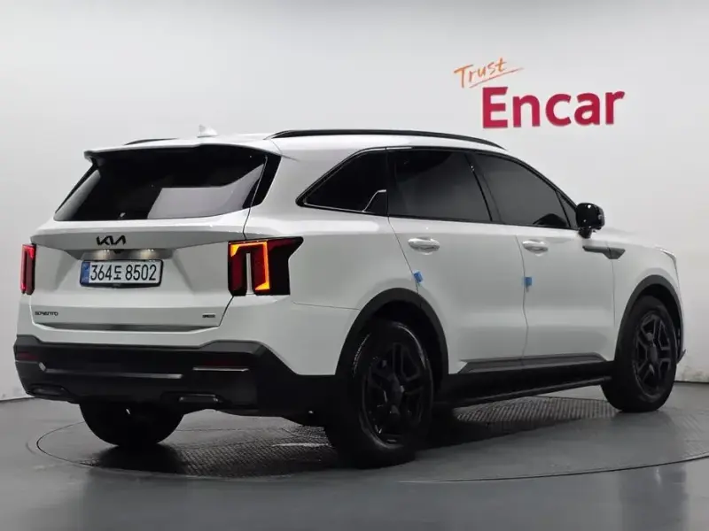 2025 Kia Sorento с пробегом 13 241 км