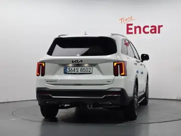 2025 Kia Sorento с пробегом 13 241 км