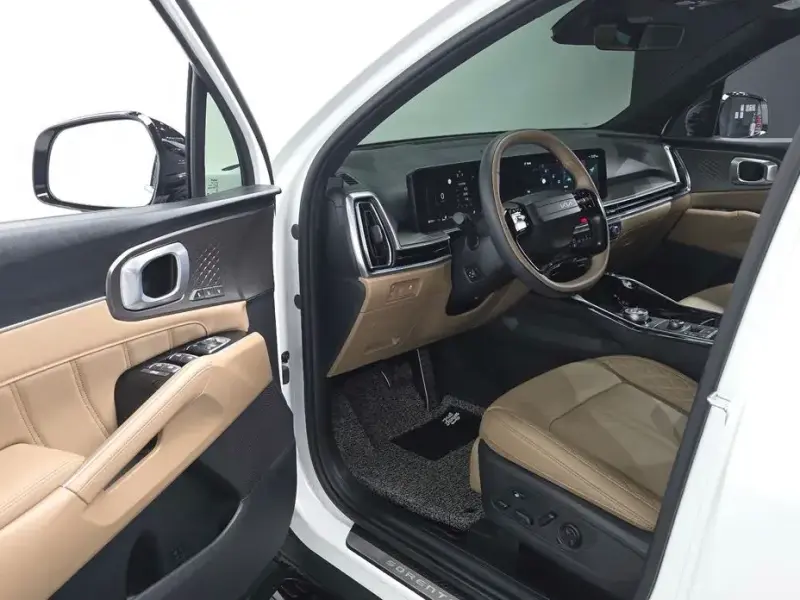 2025 Kia Sorento с пробегом 13 241 км