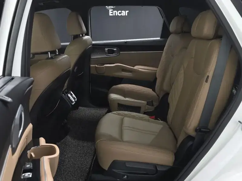 2025 Kia Sorento с пробегом 13 241 км