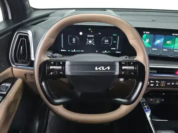 2025 Kia Sorento с пробегом 13 241 км