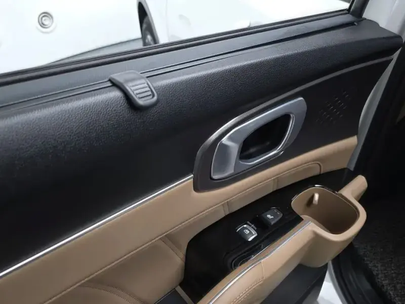 2025 Kia Sorento с пробегом 13 241 км