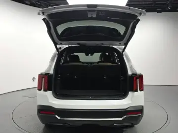 2025 Kia Sorento с пробегом 13 241 км