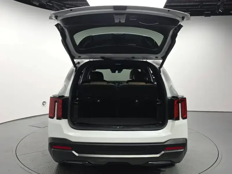 2025 Kia Sorento с пробегом 13 241 км