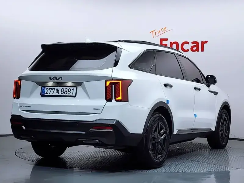 2025 Kia Sorento с пробегом 12 644 км