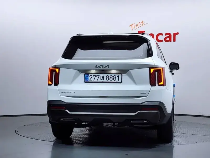 2025 Kia Sorento с пробегом 12 644 км