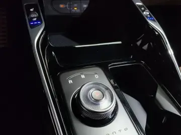 2025 Kia Sorento с пробегом 12 644 км