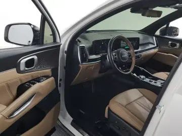 2025 Kia Sorento с пробегом 12 644 км