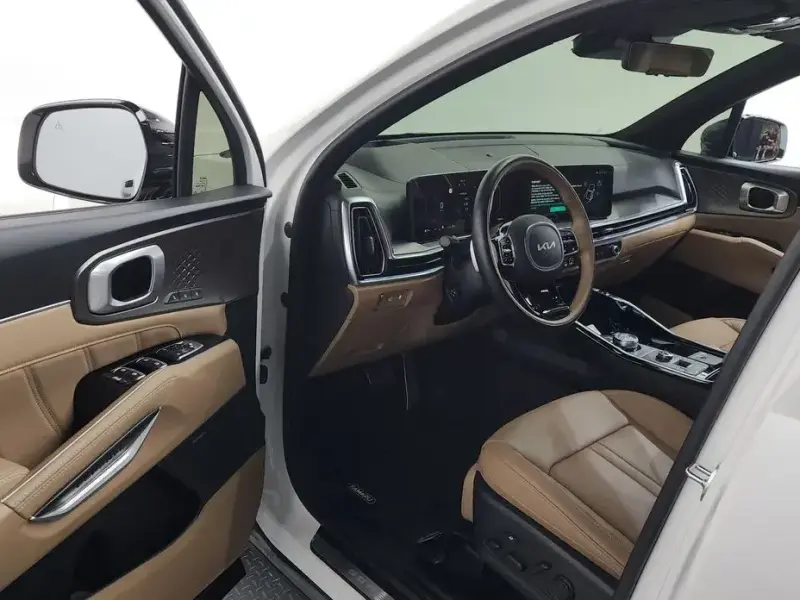 2025 Kia Sorento с пробегом 12 644 км