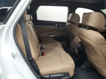2025 Kia Sorento с пробегом 12 644 км