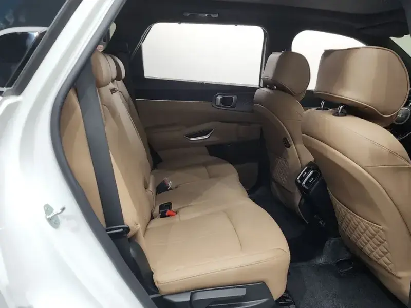 2025 Kia Sorento с пробегом 12 644 км