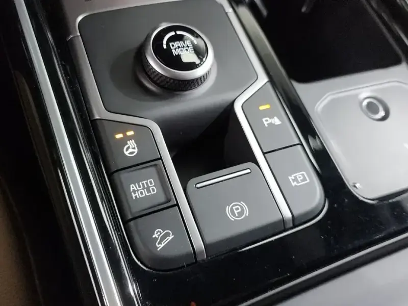 2025 Kia Sorento с пробегом 12 644 км