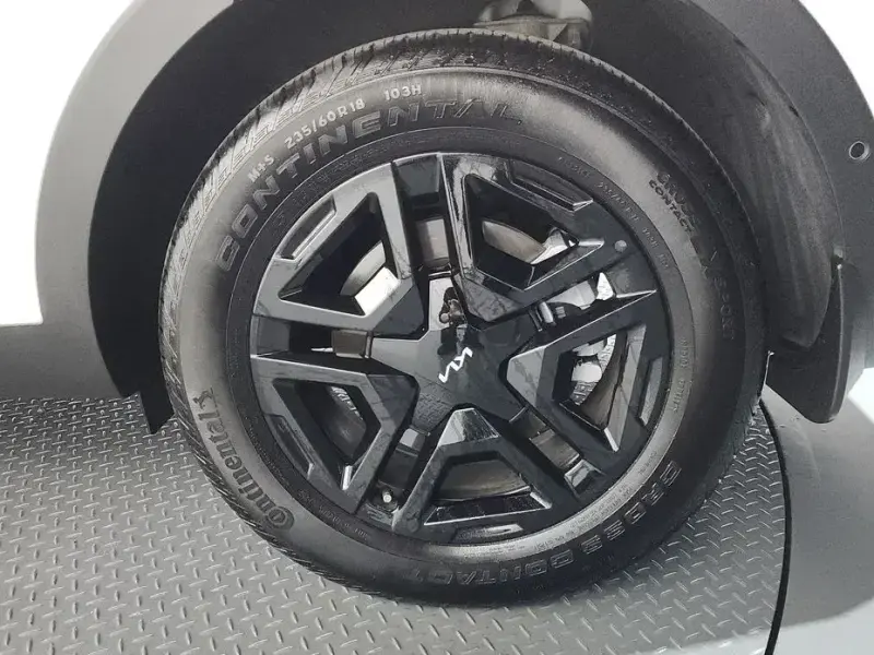 2025 Kia Sorento с пробегом 12 644 км