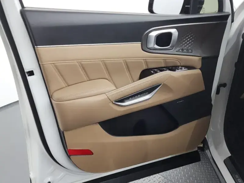 2025 Kia Sorento с пробегом 12 644 км