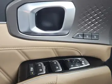 2025 Kia Sorento с пробегом 12 644 км
