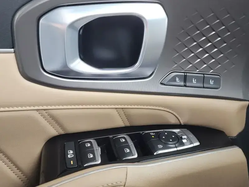 2025 Kia Sorento с пробегом 12 644 км