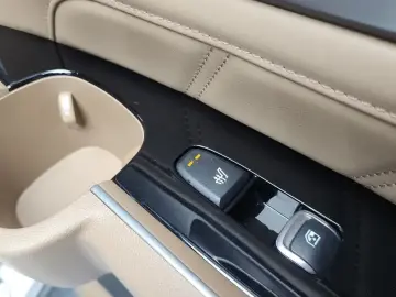 2025 Kia Sorento с пробегом 12 644 км