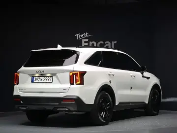 2023 Kia Sorento с пробегом 13 832 км