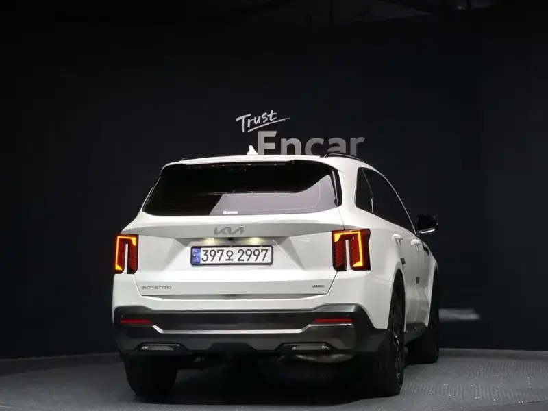 2023 Kia Sorento с пробегом 13 832 км