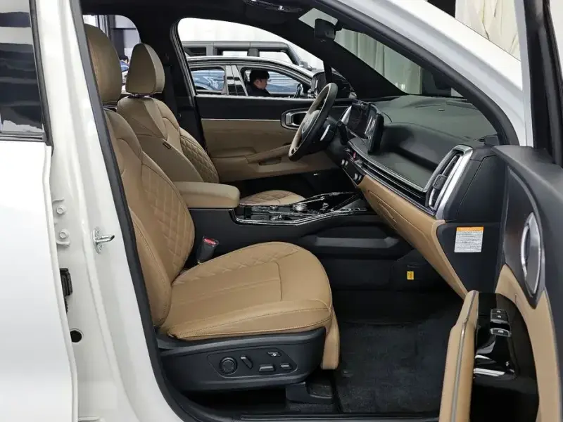 2023 Kia Sorento с пробегом 13 832 км