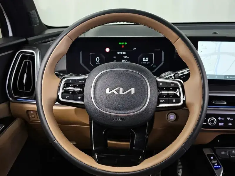 2023 Kia Sorento с пробегом 13 832 км