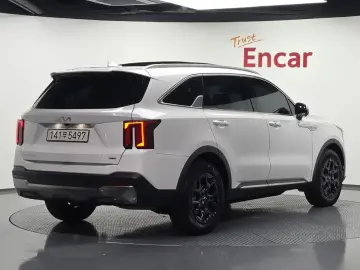 2025 Kia Sorento с пробегом 15 288 км