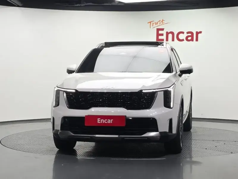 2025 Kia Sorento с пробегом 15 288 км