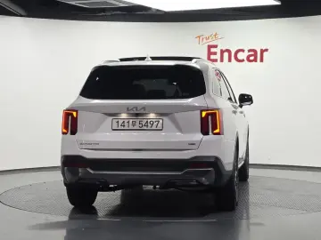 2025 Kia Sorento с пробегом 15 288 км