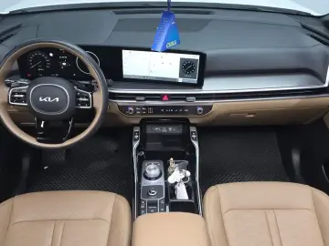 2025 Kia Sorento с пробегом 15 288 км