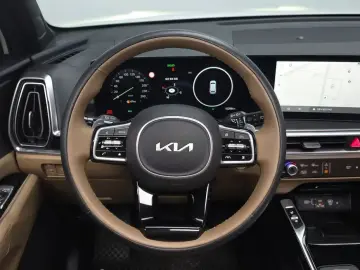 2025 Kia Sorento с пробегом 15 288 км