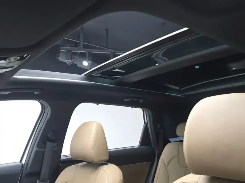 2025 Kia Sorento с пробегом 15 288 км