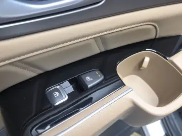 2025 Kia Sorento с пробегом 15 288 км