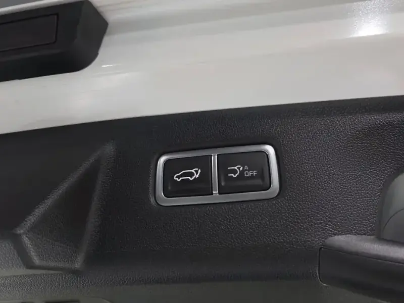 2025 Kia Sorento с пробегом 15 288 км
