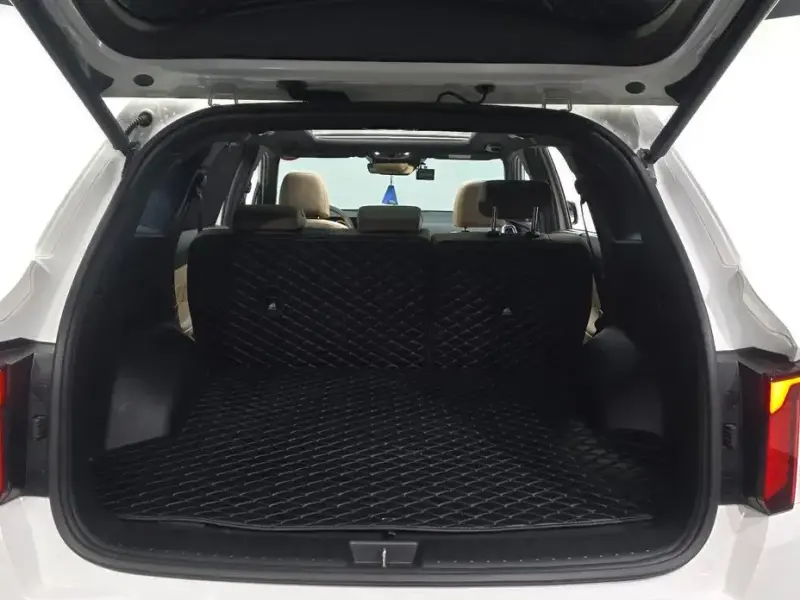 2025 Kia Sorento с пробегом 15 288 км