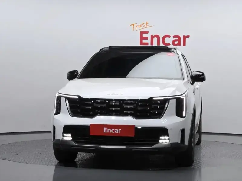 2025 Kia Sorento с пробегом 12 097 км