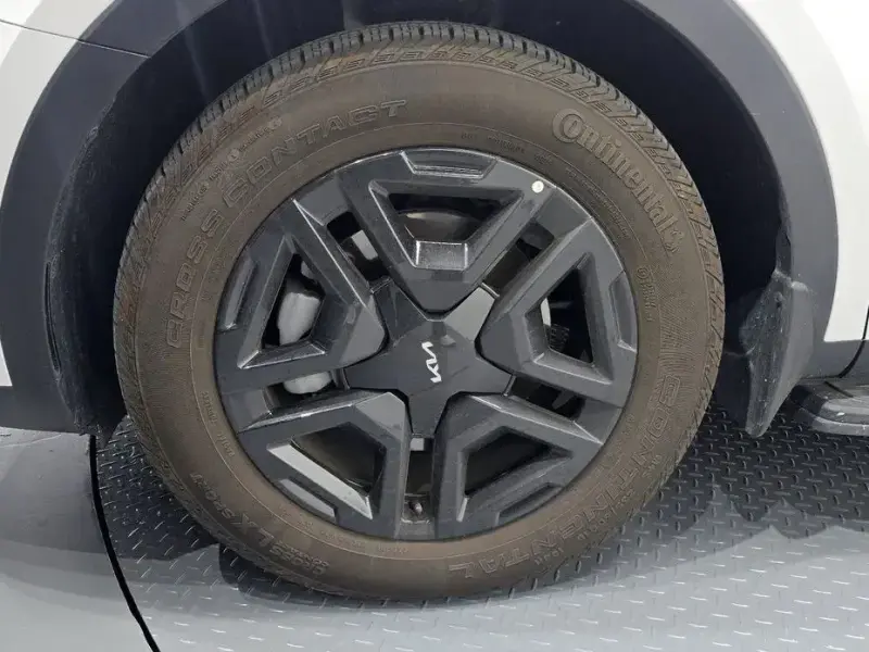 2025 Kia Sorento с пробегом 12 097 км