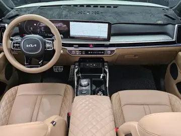2025 Kia Sorento с пробегом 12 097 км