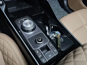 2025 Kia Sorento с пробегом 12 097 км